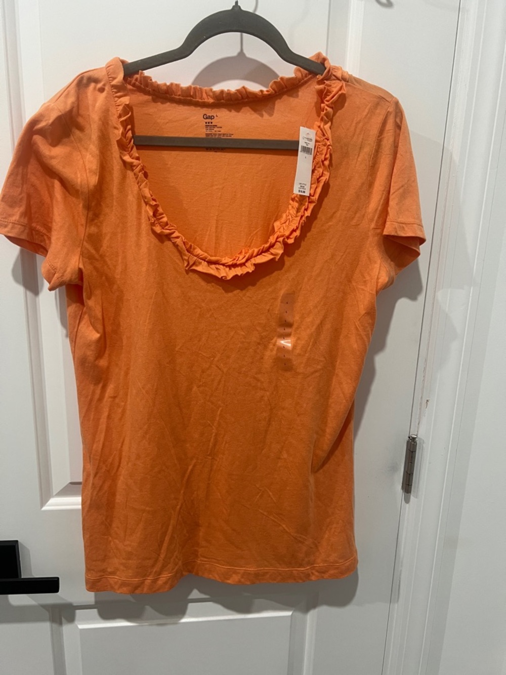 GAP Women's Orange Ruffle Scoop Neck Tee Size Large NWT